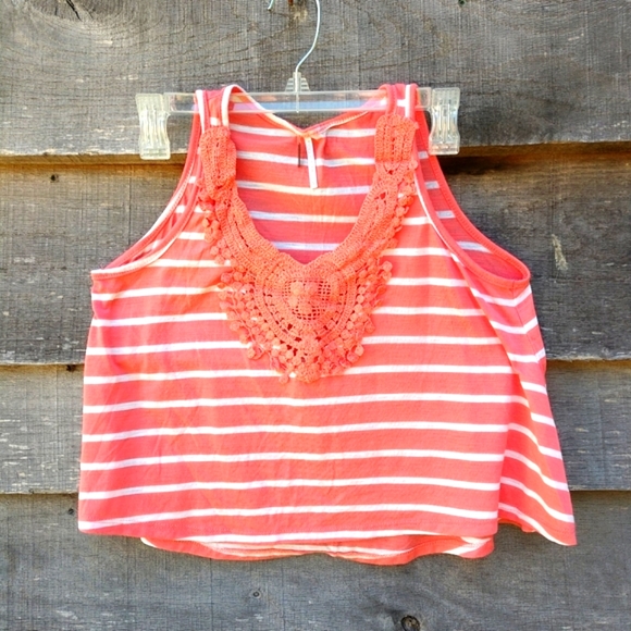 🎯🎯Crop Tank Top Small by Poof - Picture 10 of 11